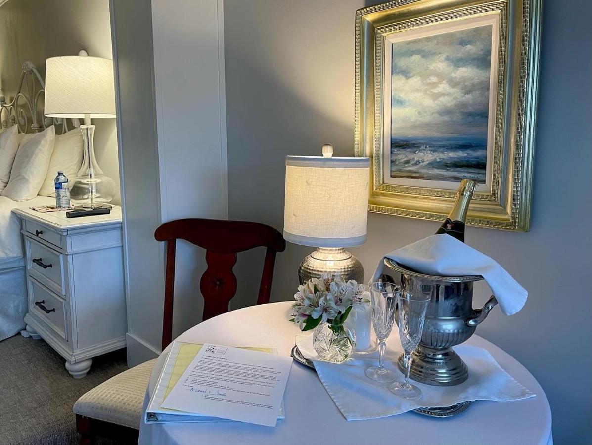 A Vista Villa Couples Retreat Kelowna Eksteriør bilde