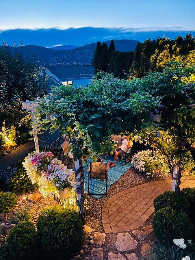 A Vista Villa Couples Retreat Kelowna Eksteriør bilde
